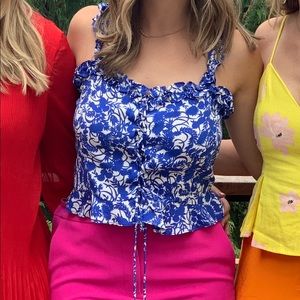 Zara Tie in front tank